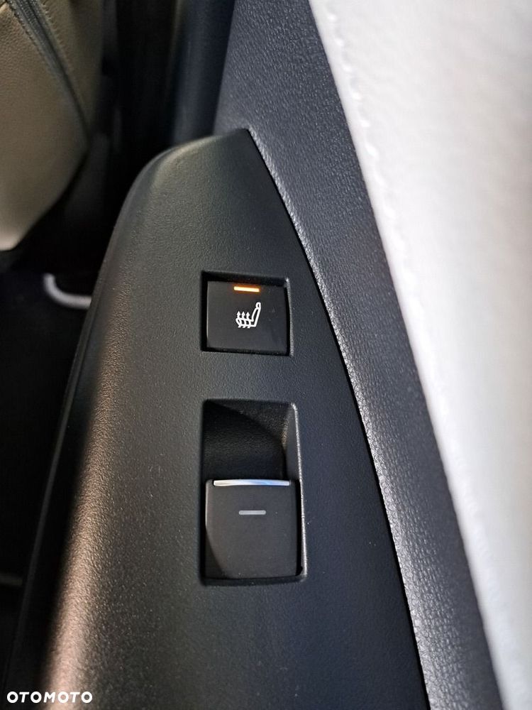 Toyota Corolla 1.8 Hybrid Executive - 25