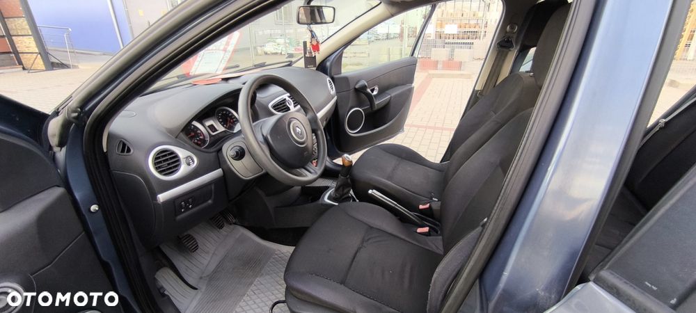 Renault Clio - 8