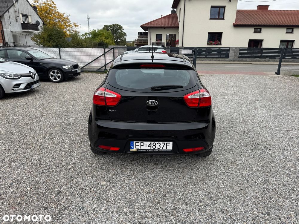 Kia Rio - 4