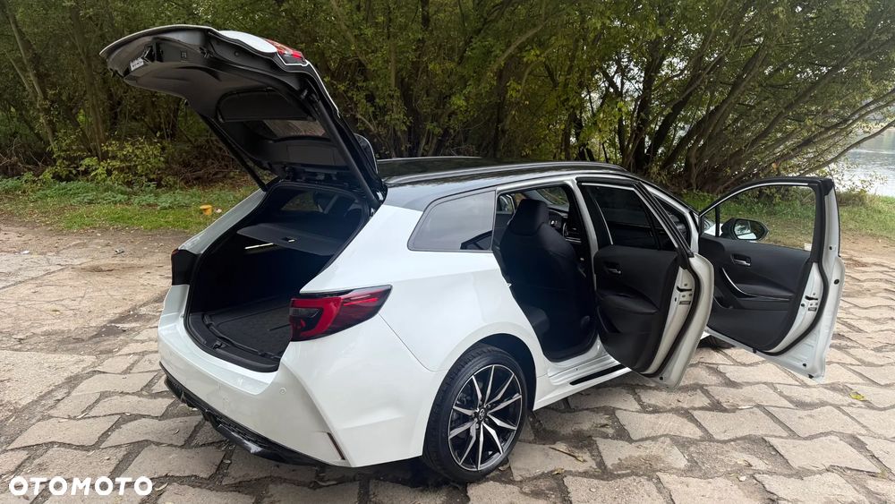 Toyota Corolla 2.0 Hybrid GR Sport - 27