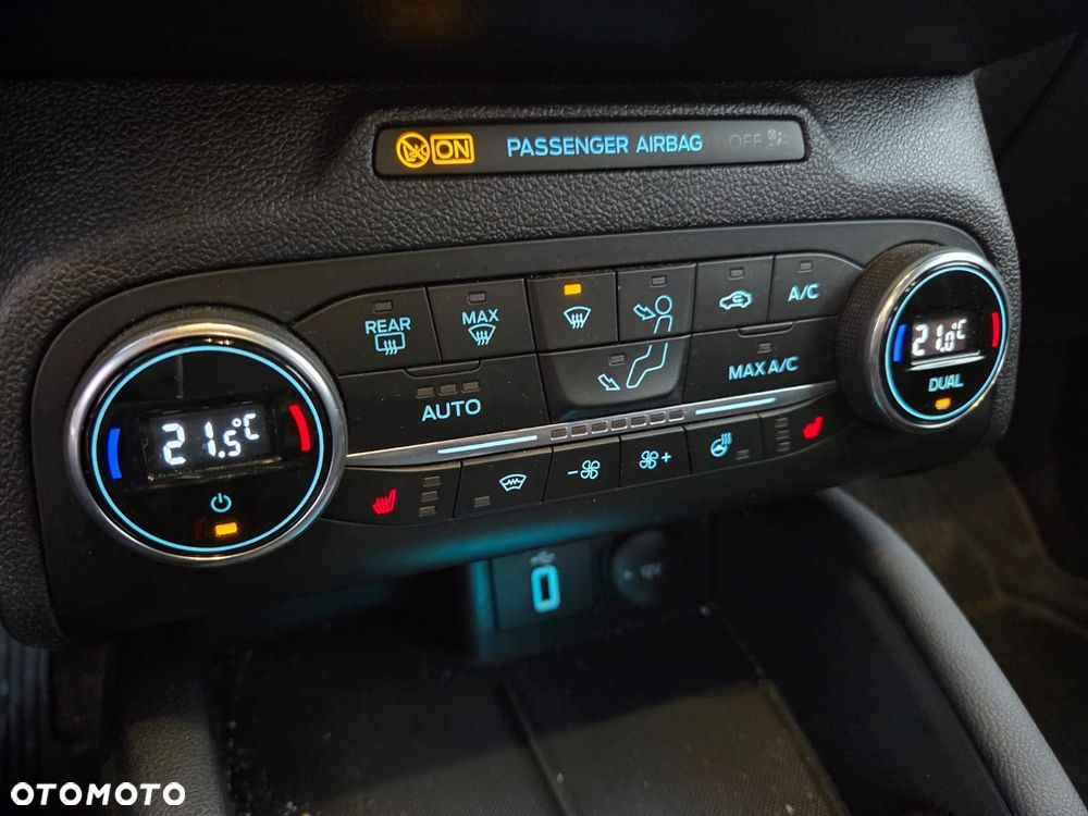 Ford Focus 1.5 EcoBoost Titanium - 4