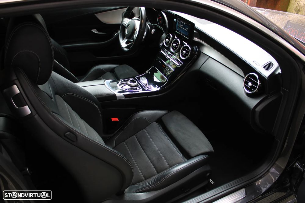 Mercedes-Benz C 300 AMG Line - 27