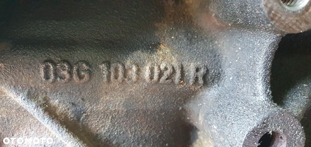 Silnik blok silnika słupek dół VW Passat B6 2.0 TDI BMP 03G103021R - 7