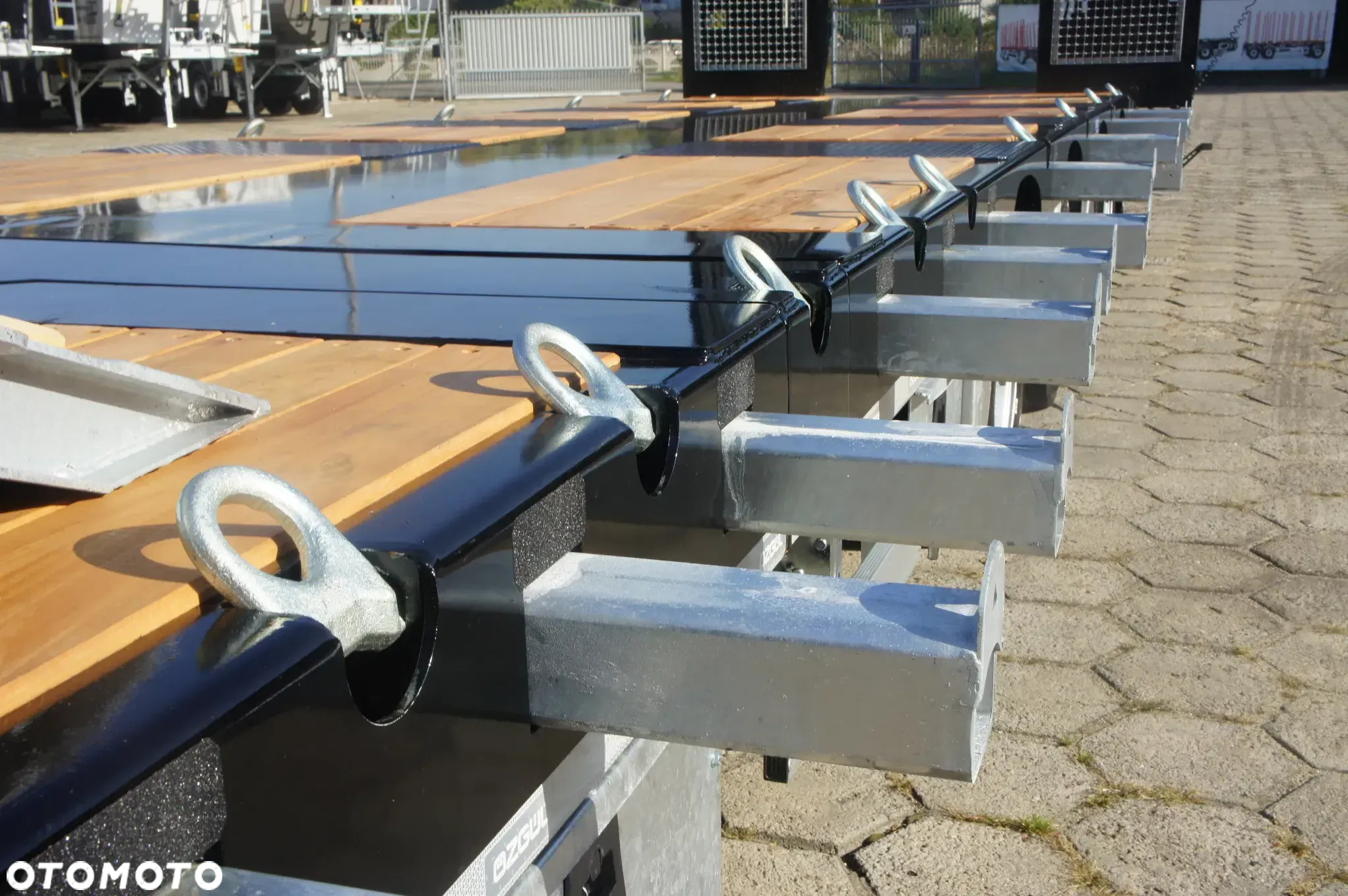 Inny MEGA Trailers / Naczepa niskopodłogowa z rozsuwanym pokładem o 5,00 m, dł. 18.600 - 17