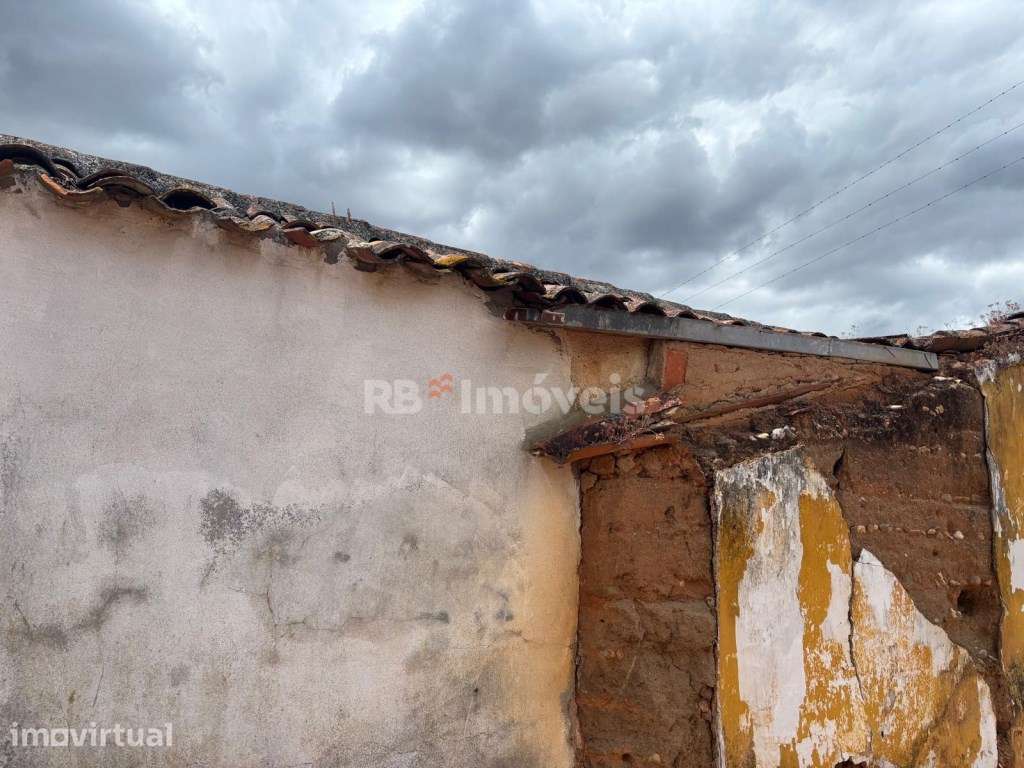 Duas moradias para recuperar com espaço exterior - Botequim, Torres... - Grande imagem: 5/17