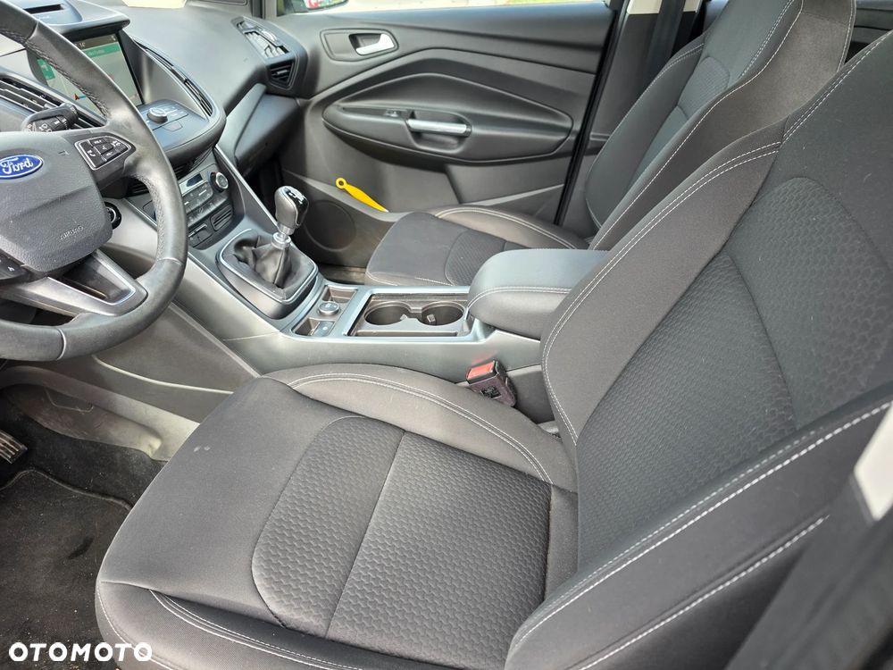 Ford Kuga - 11
