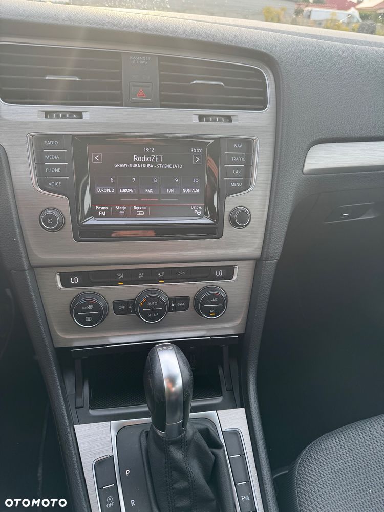 Volkswagen Golf - 23