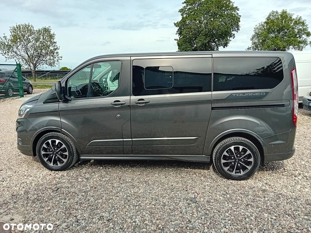 Ford Tourneo Custom - 8