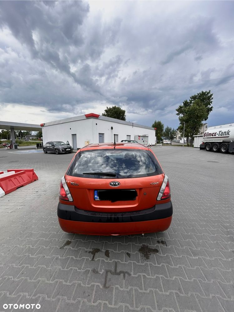 Kia Rio - 6