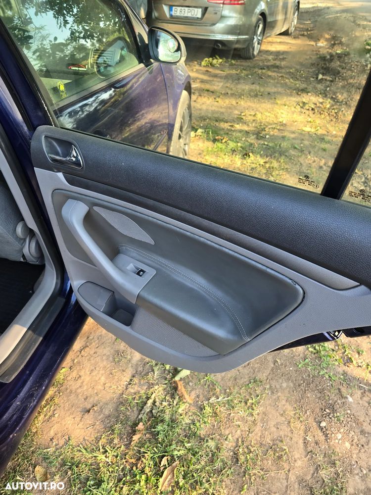 Volkswagen Golf 2.0 TDI DSG Comfortline - 13