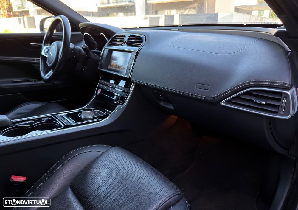 Jaguar XE 20d Aut. R-Sport - 15