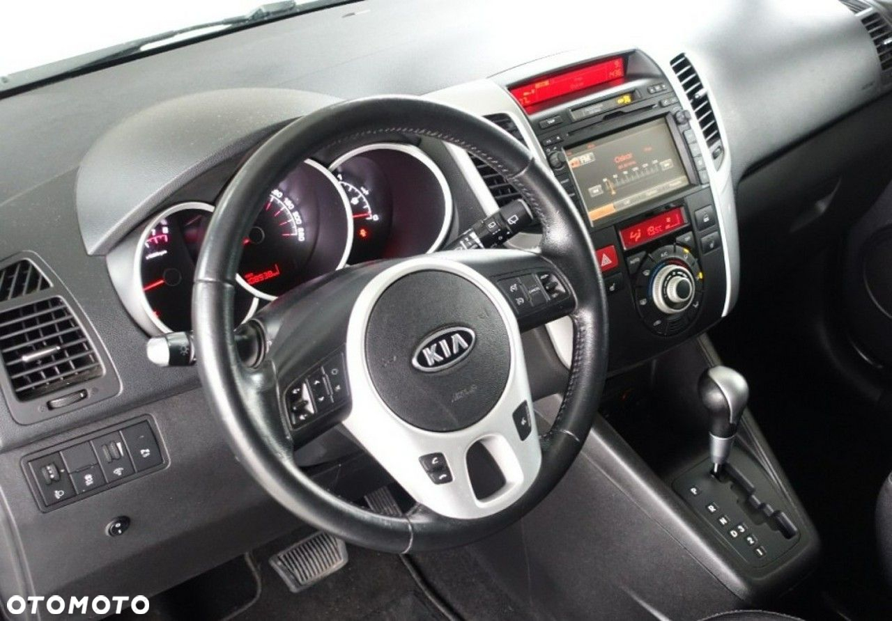 Kia Venga - 12