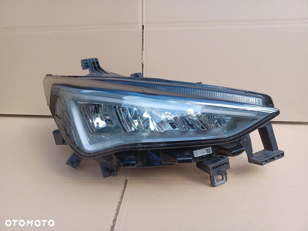 Full Led przedni prawy Seat Cupra Born lampa 10F