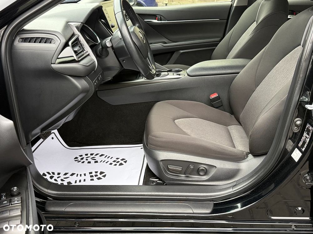 Toyota Camry 2.5 Hybrid Comfort CVT - 17