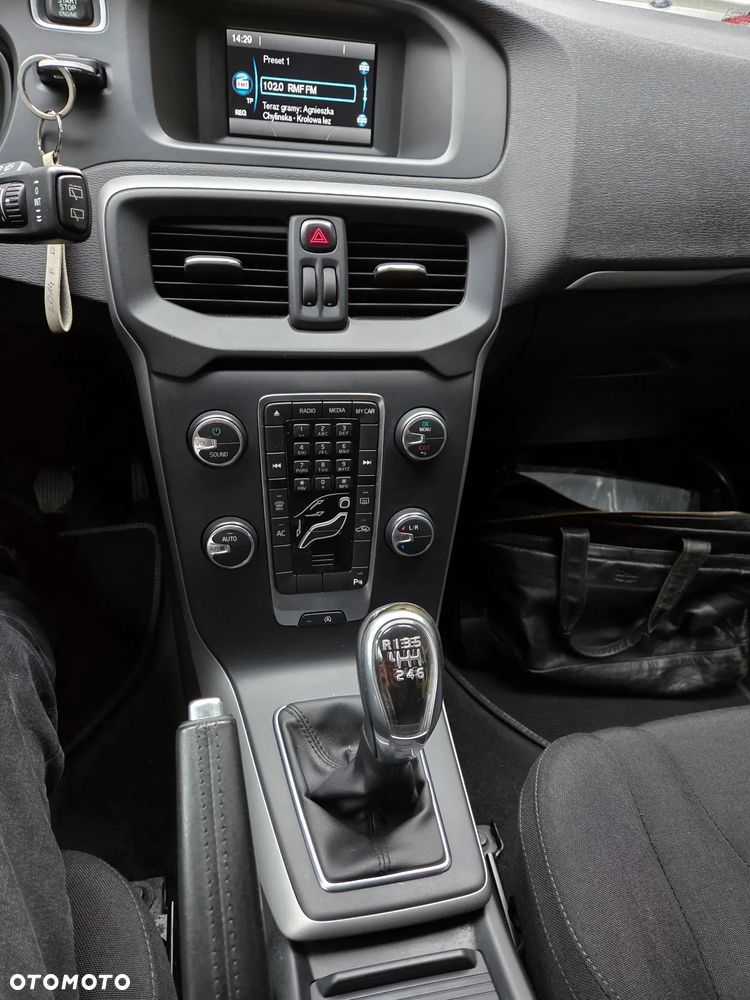 Volvo V40 T2 Kinetic - 9