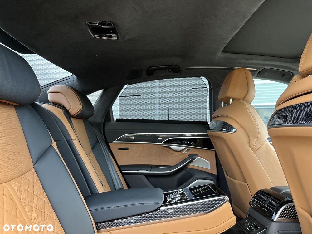 Audi S8 - 27