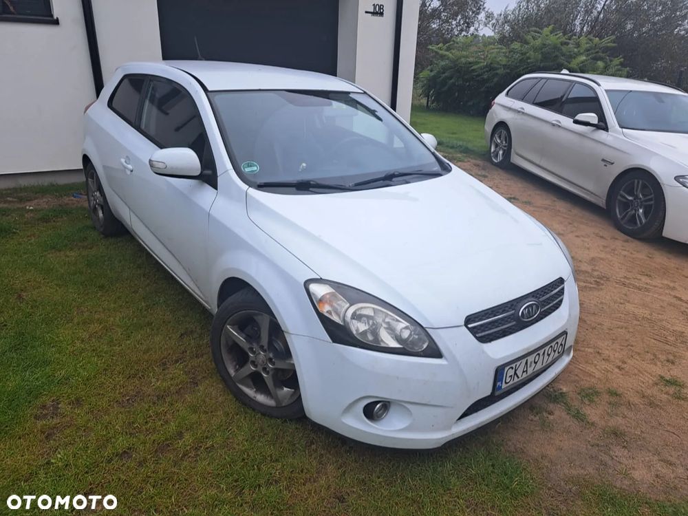 Kia Ceed - 1