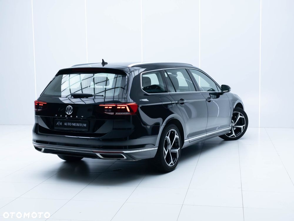 Volkswagen Passat Variant 2.0 TSI Business DSG - 10