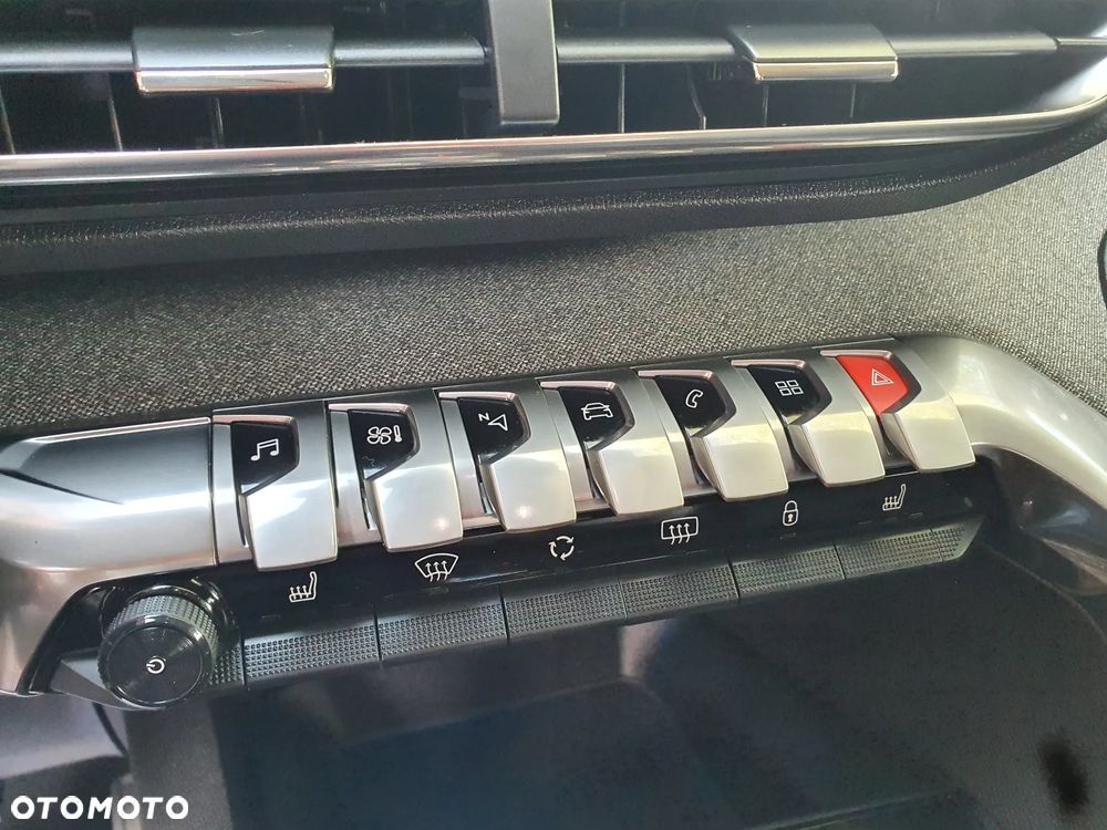 Peugeot 3008 PureTech 130 Stop & Start GPF EAT8 Crossway - 17