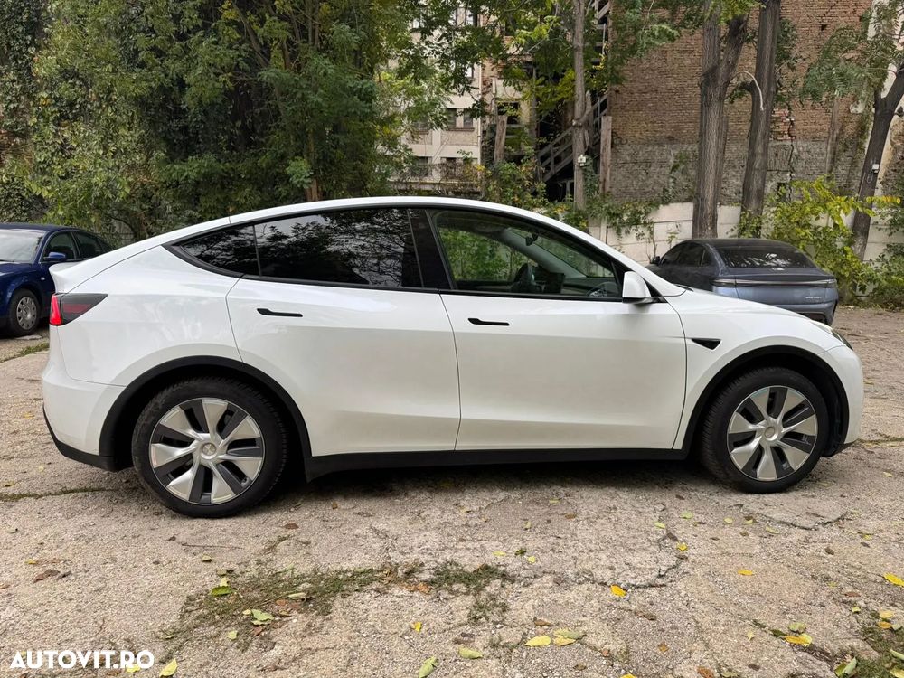 Tesla Model Y Long Range - 30