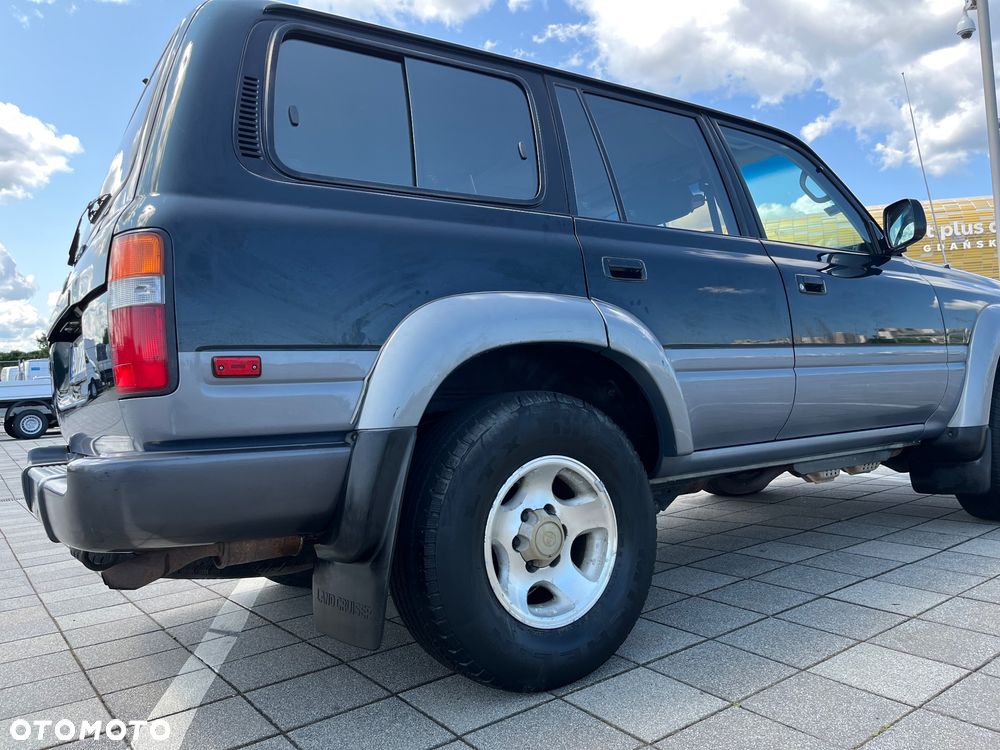 Toyota Land Cruiser - 3