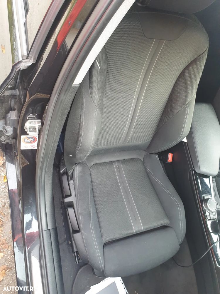 BMW Seria 3 320d Sport Line - 9