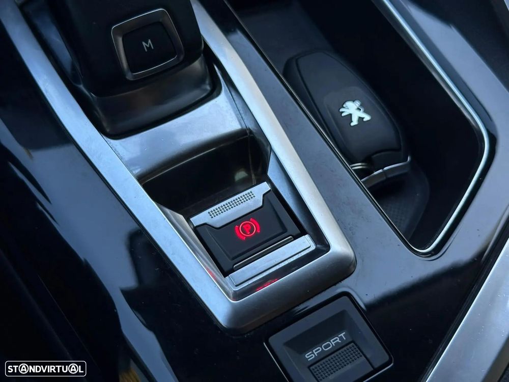 Peugeot 3008 PureTech 130 Stop & Start GPF EAT8 Allure - 23