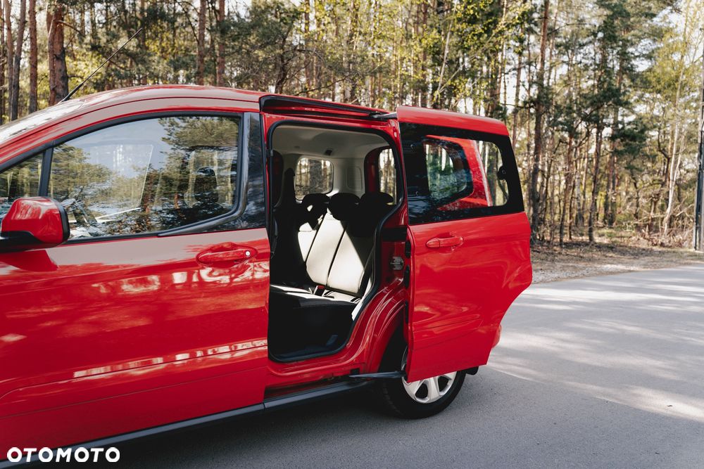 Ford Tourneo Courier 1.5 TDCi Trend - 25