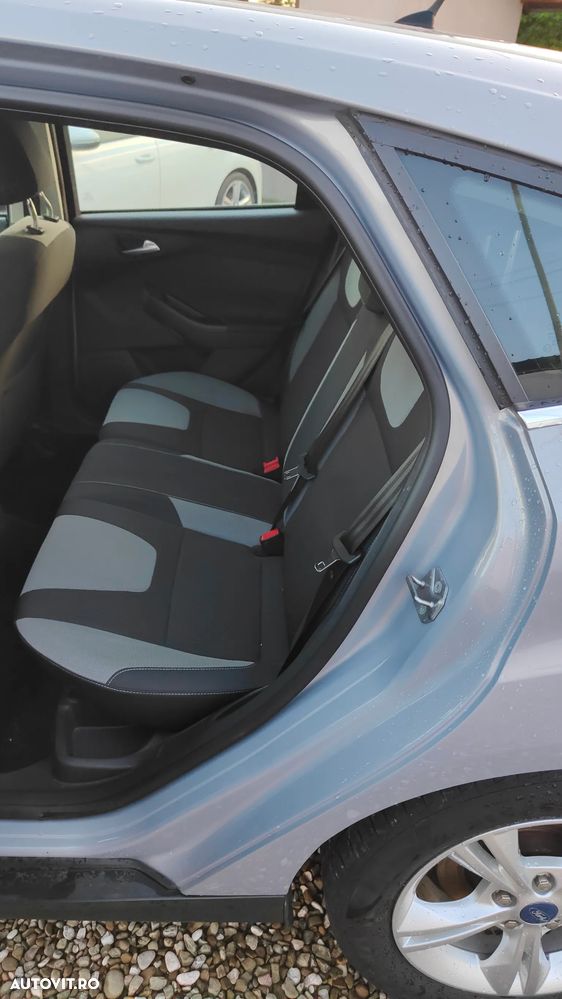 Ford Focus - 8