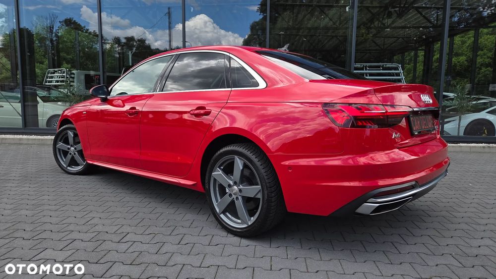 Audi A4 Limousine - 31