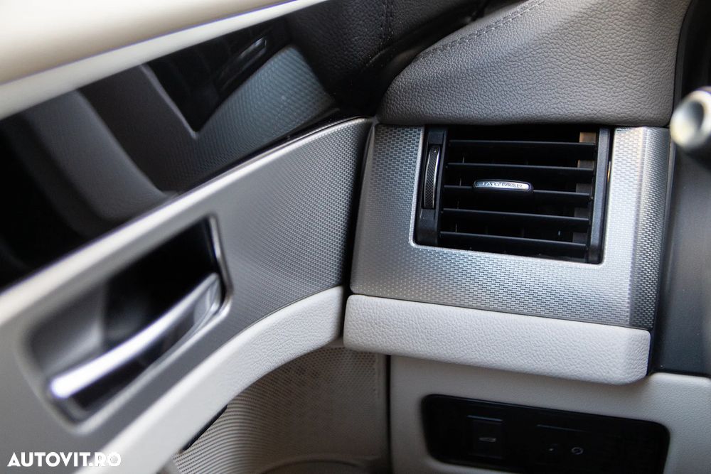 Jaguar XF 35t RWD Prestige - 33