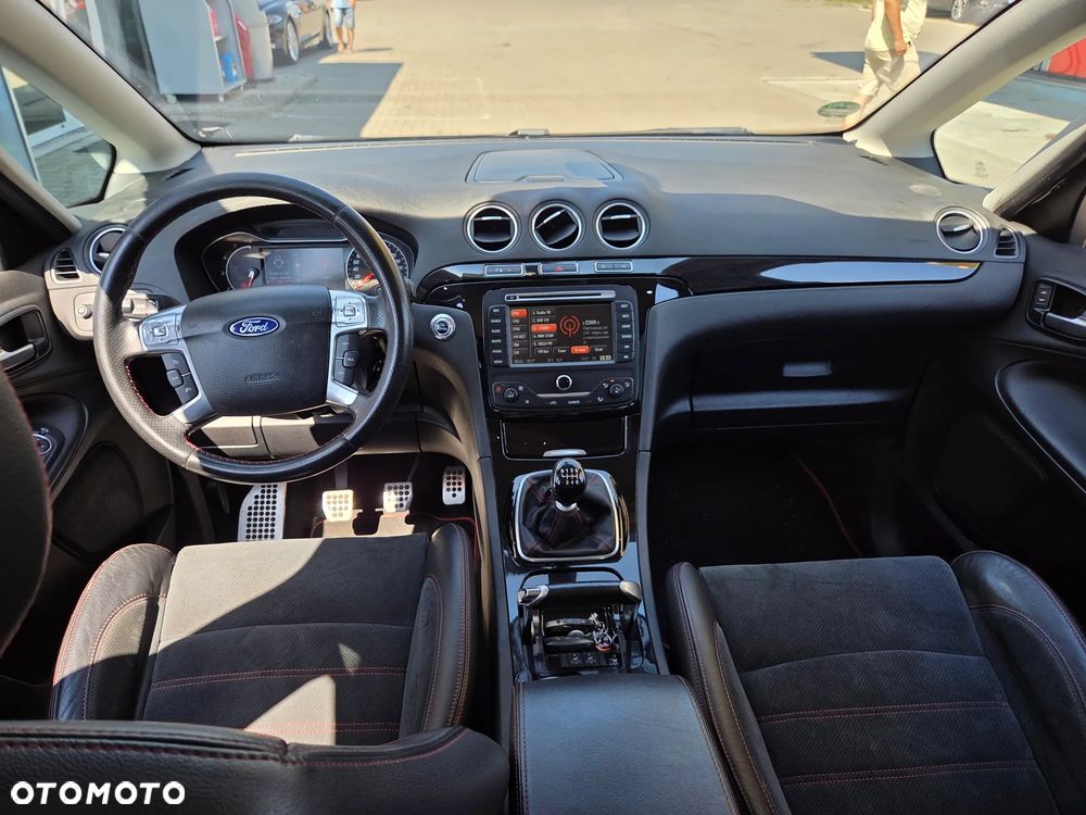 Ford S-Max - 12