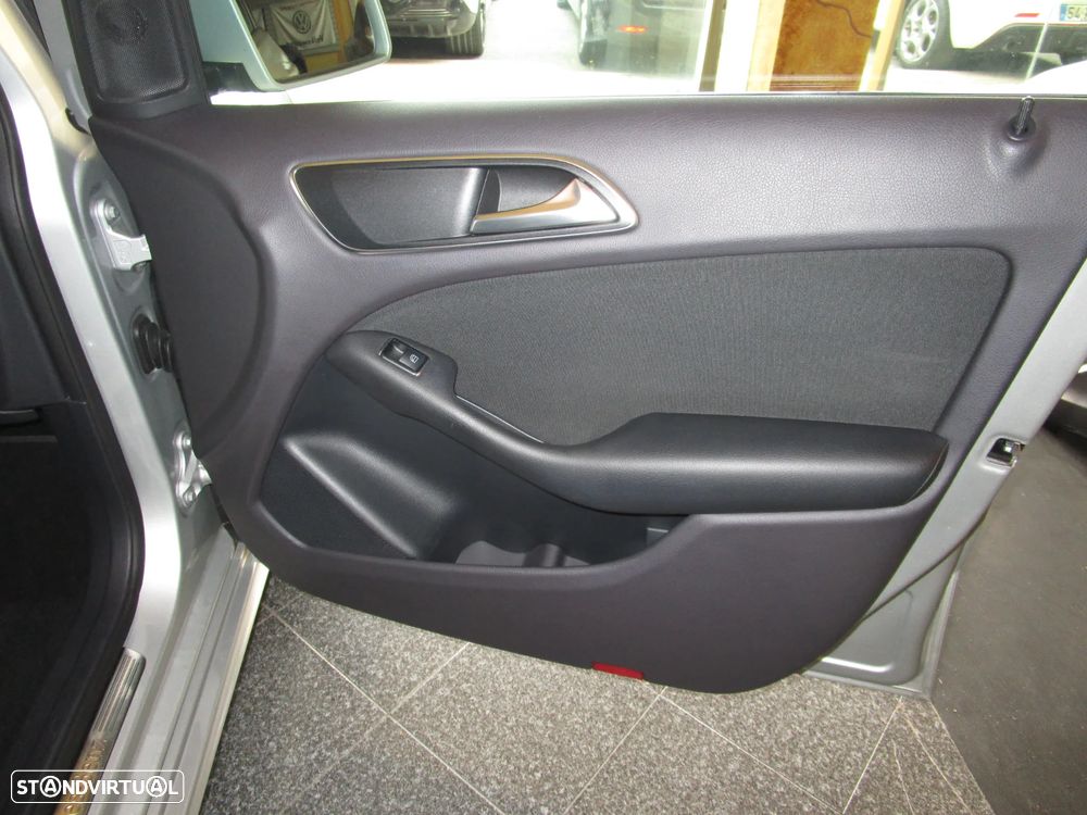 Mercedes-Benz B 180 d 7G-DCT Edition - 25