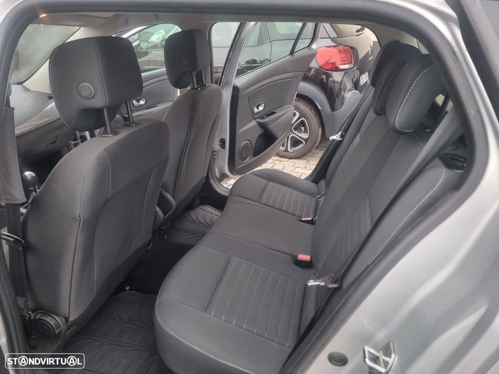 Renault Mégane Sport Tourer 1.5 dCi Confort SS - 13