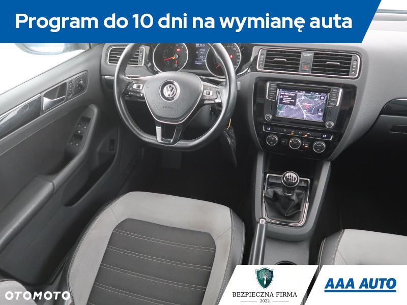 Volkswagen Jetta - 9