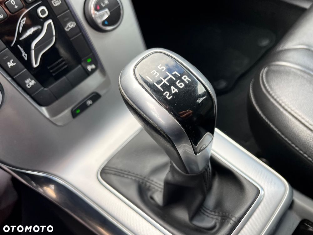 Volvo V40 D2 Inscription - 24