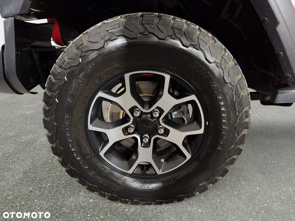 Jeep Wrangler - 12