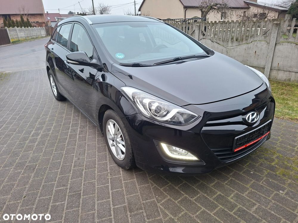 Hyundai i30 blue 1.6 CRDi Passion - 13