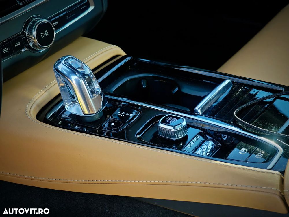 Volvo S90 T8 Twin Engine AWD Geartronic Inscription - 12