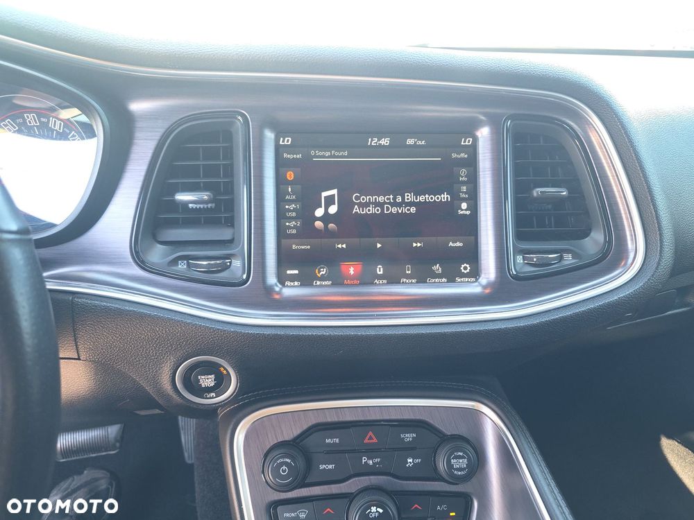 Dodge Challenger 3.6 SXT Plus - 12