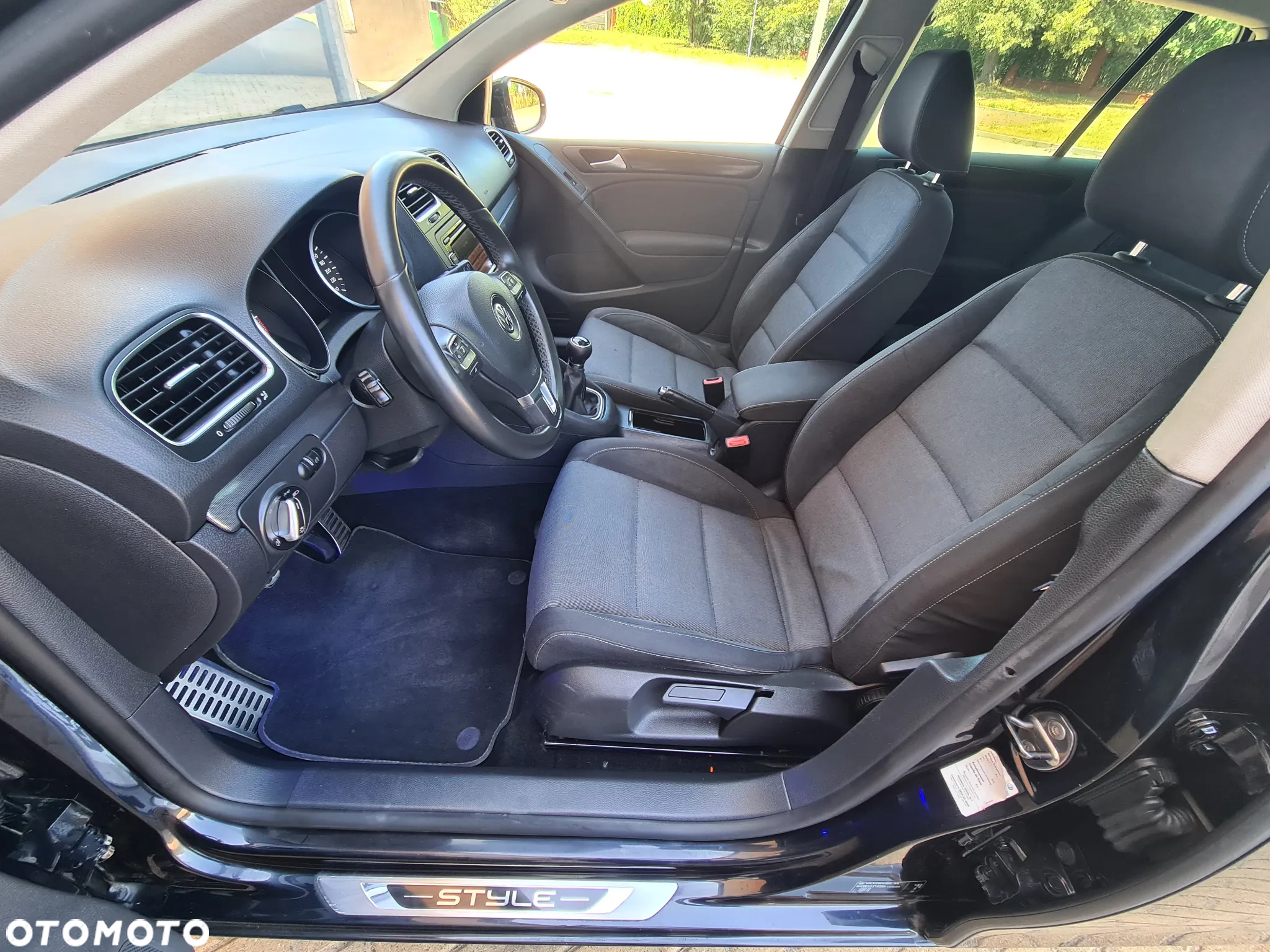 Volkswagen Golf VI 2.0 TDI Highline - 21