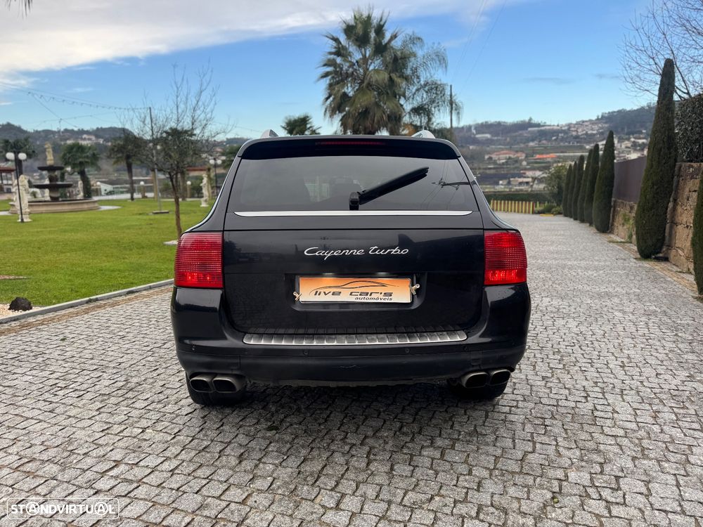 Porsche Cayenne Turbo - 12