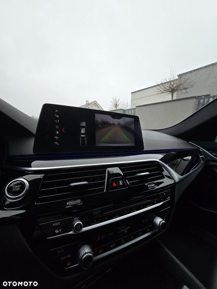 BMW Seria 5 530e iPerformance M Sport sport - 24