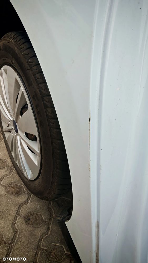 Ford Focus 1.5 TDCi SYNC Edition - 8