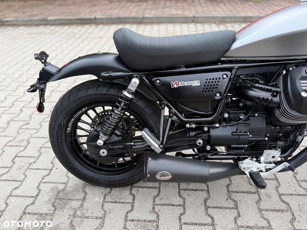 Moto Guzzi V9 - 9