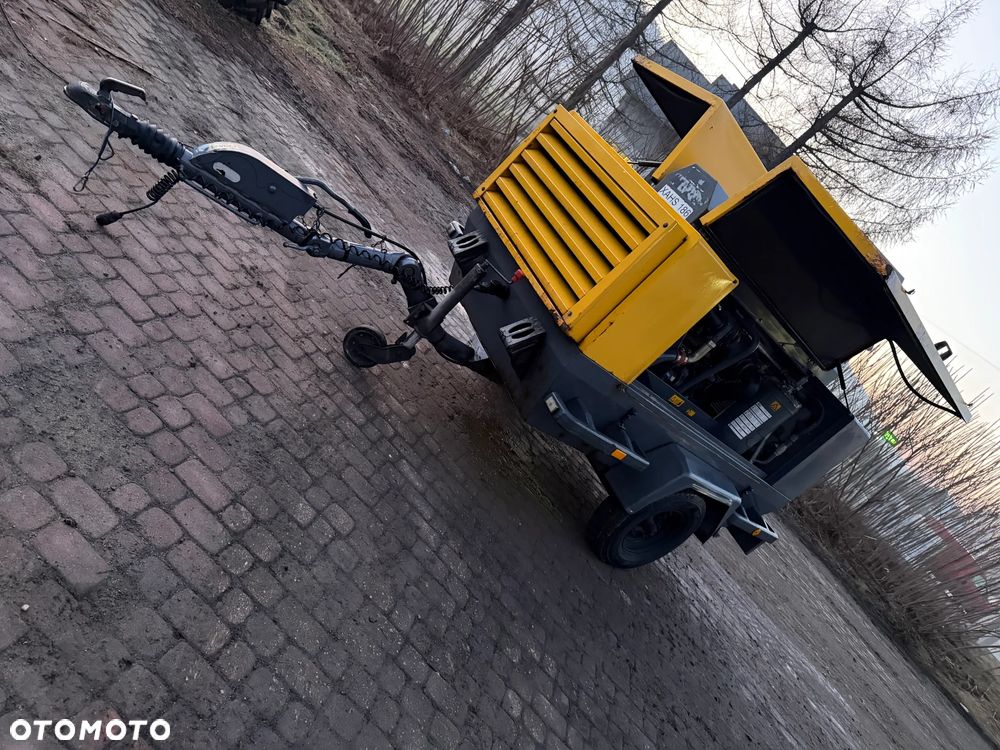 Atlas Copco XAHS 186 Kompresor Śrubowy sprężarka 11 m3. Regulacja ciśnienia bar 10. Chłodnica Cyklonowa Osuszacz! Silnik DEUTZ 150 KM. Potężna moc. 2014 rok 2173 mtg. Sprowadzony z Norwegii! Dokumenty do Rejestracji jako pojazd. Maszyna jak Nowa z Salonu!! - 19