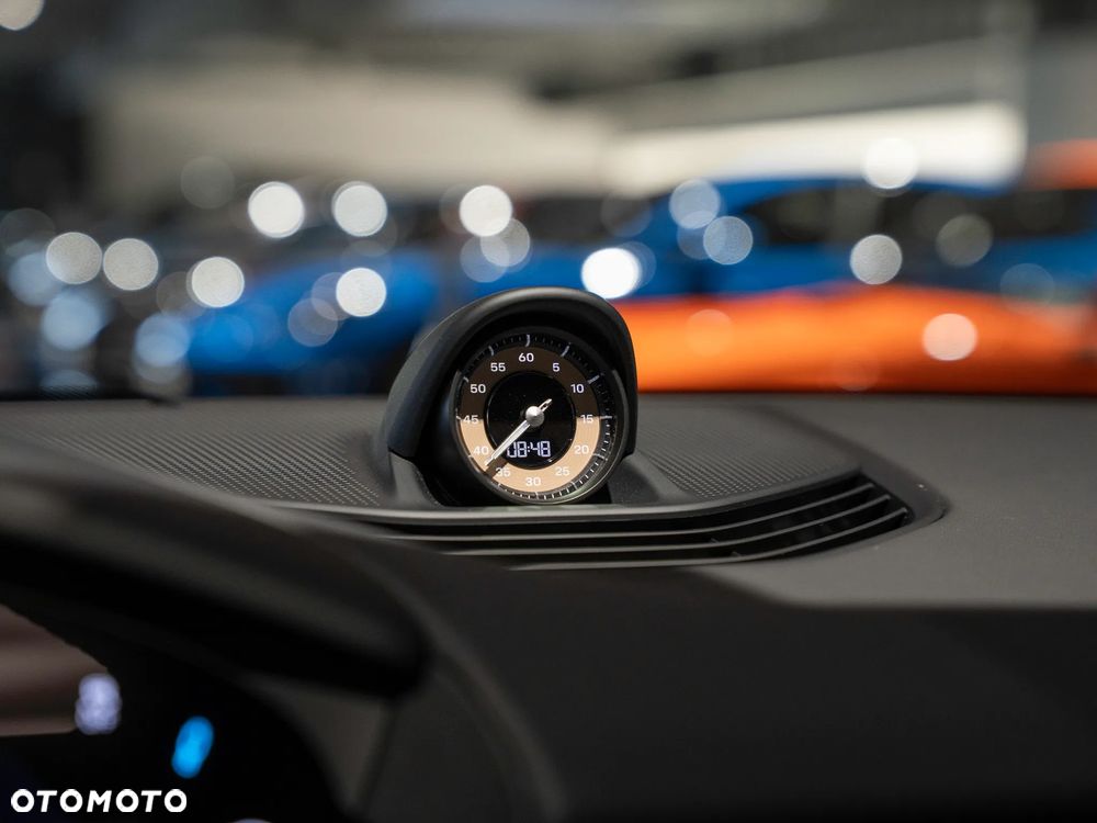 Porsche Taycan 4 - 32