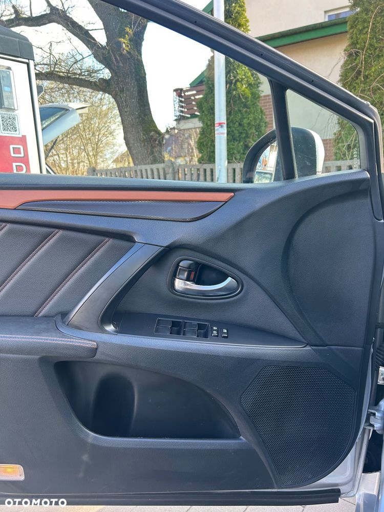 Toyota Avensis - 16