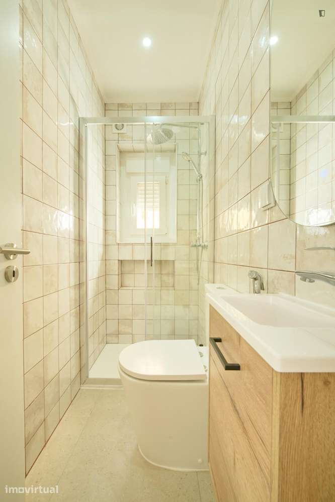 Quarto - localizado em Anjos Lisbon - Grande imagem: 3/52