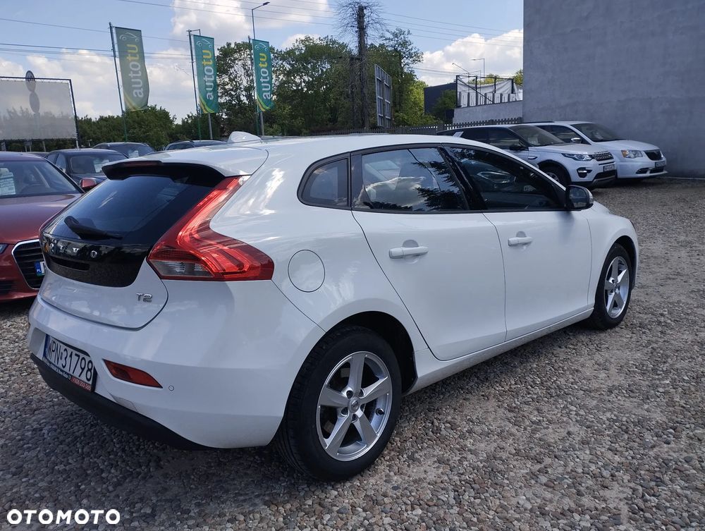 Volvo V40 T2 Momentum - 2